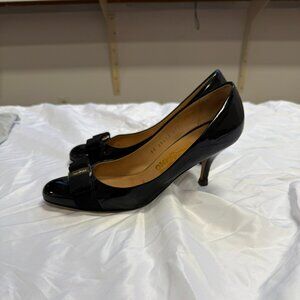 Salvatore Ferragamo Designer Heels - Bow Pump - Size 7.5 - MADE IN ITALY